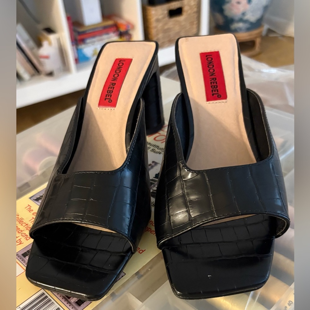 Black Croc-Embossed Women's Sandals